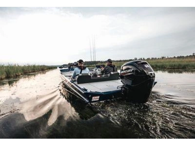 Lund 1870 Predator 1870 Predator tiller 2024 alt