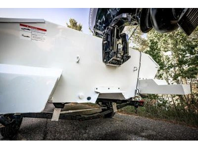 Lund 1870 Predator 1870 Predator tiller 2024 alt