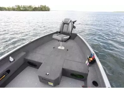 2024 Lund 1775 Pro Guide tiller