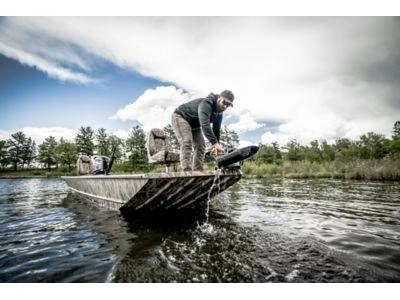 Lund 1660 Predator 1660 Predator tiller 2024 alt