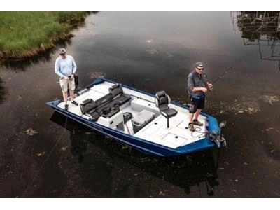 Lund 1870 Predator 1870 Predator tiller 2024 alt