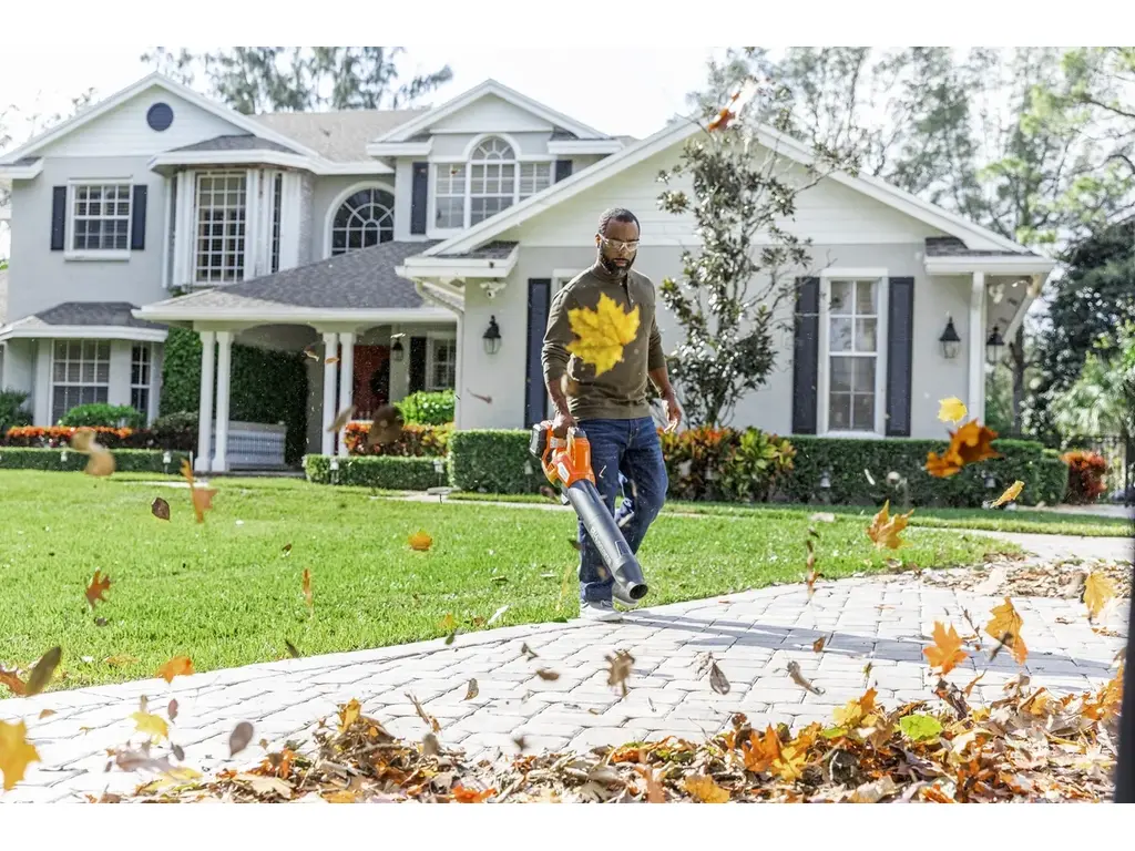 Husqvarna Leaf Blaster 350iB avec batterie et chargeur 2024