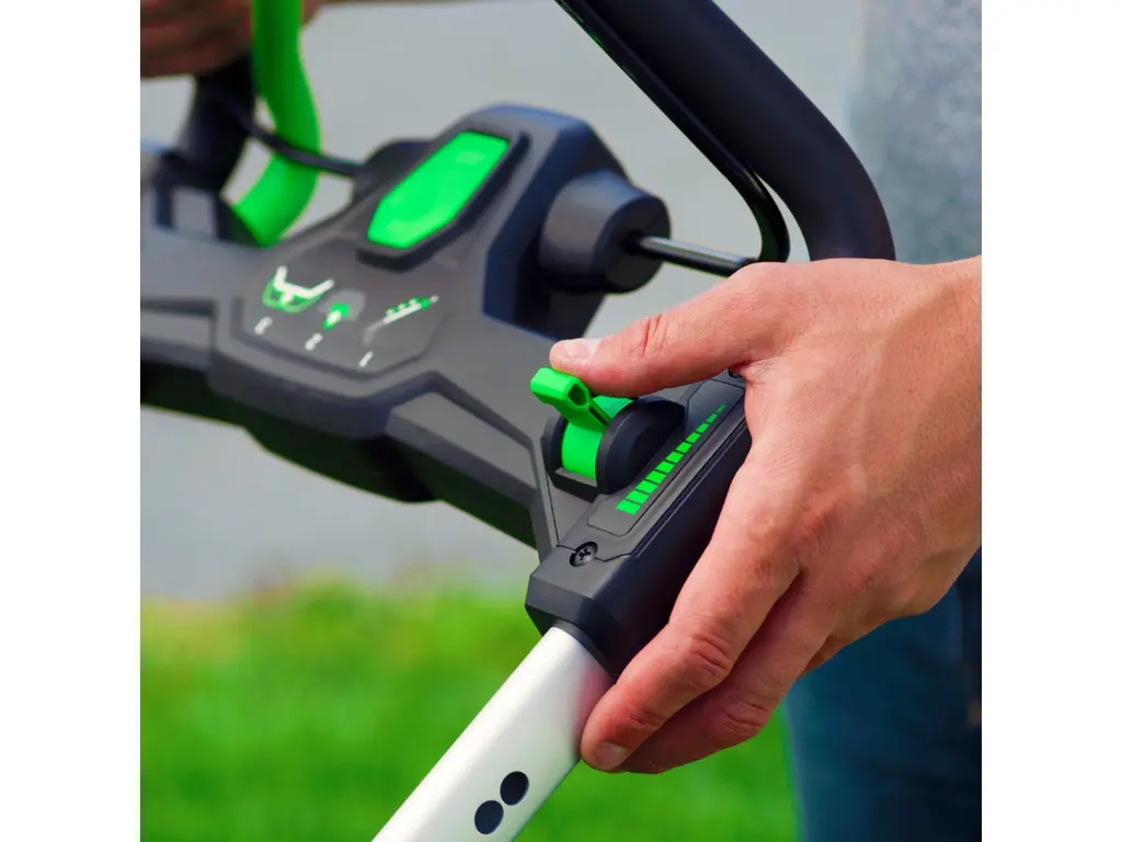 EGO Tondeuse 21'' autopropulsée (2 Batteries 5 Ah et Chargeur Rapide) LM2142SP