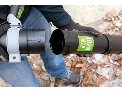 EGO Souffleur Dorsal 600 CFM (Batt G3 7.5 Ah et Ch. Rég) Souffleur Dorsal 600 CFM (Batt G3 7.5 Ah et Ch. Rég) LB6003 alt