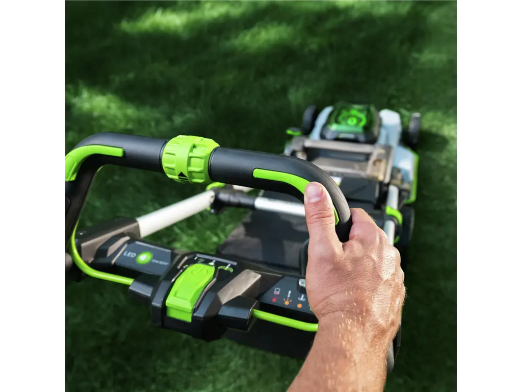 EGO 21″ Self-Propelled Lawn Mower (G3 7.5 Ah Battery, Rapid Charger) LM2125SP