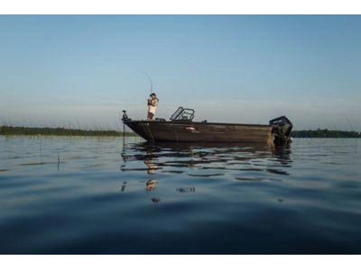 Crestliner Authority 2250 Authority 2024 alt