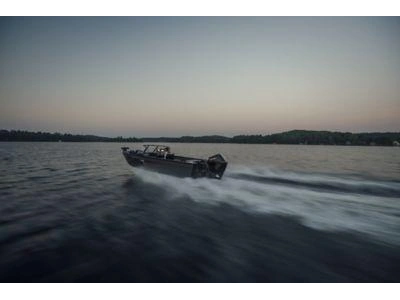 Crestliner Authority 2250 Authority 2024 alt