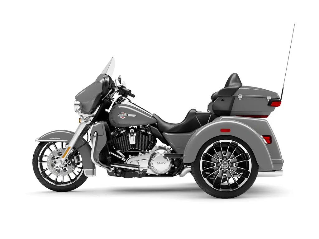 2025 Harley-Davidson Tri Glide® Ultra Billiard Gray (Chrome Finish)