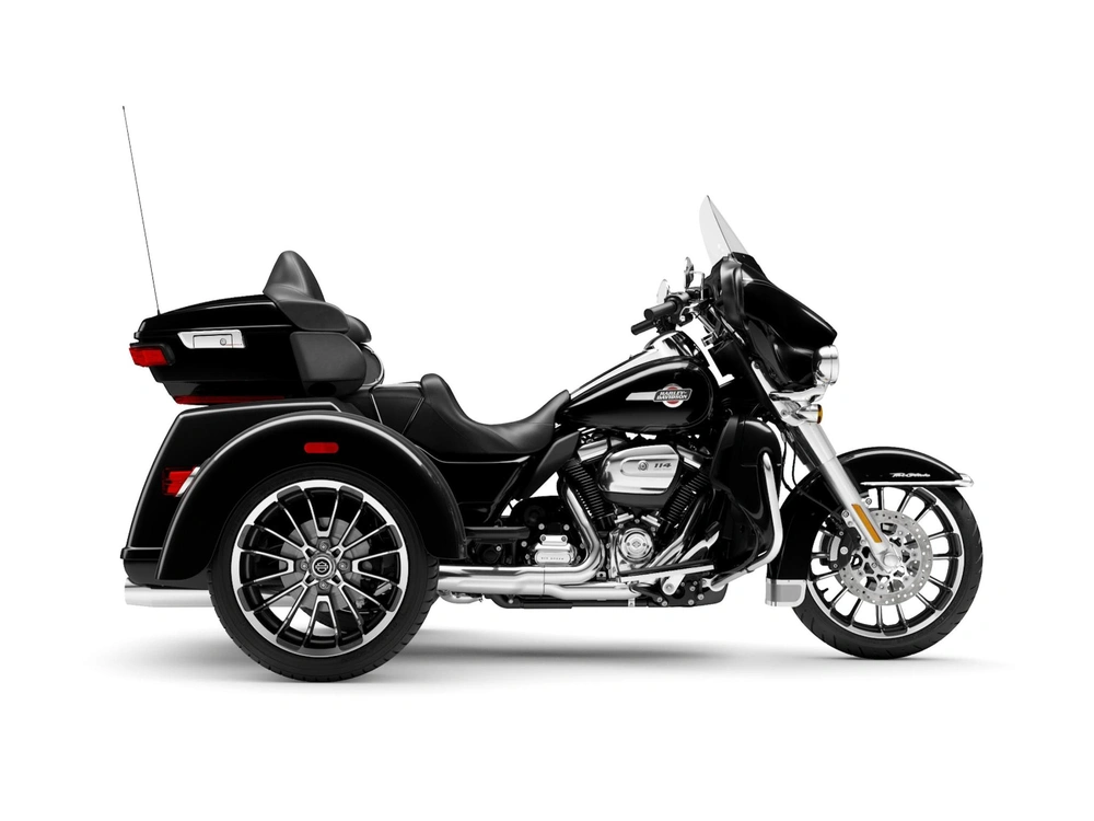 Harley-Davidson Tri Glide® Ultra Tri Glide® Ultra Vivid Black (Garniture en chrome) 2025 alt