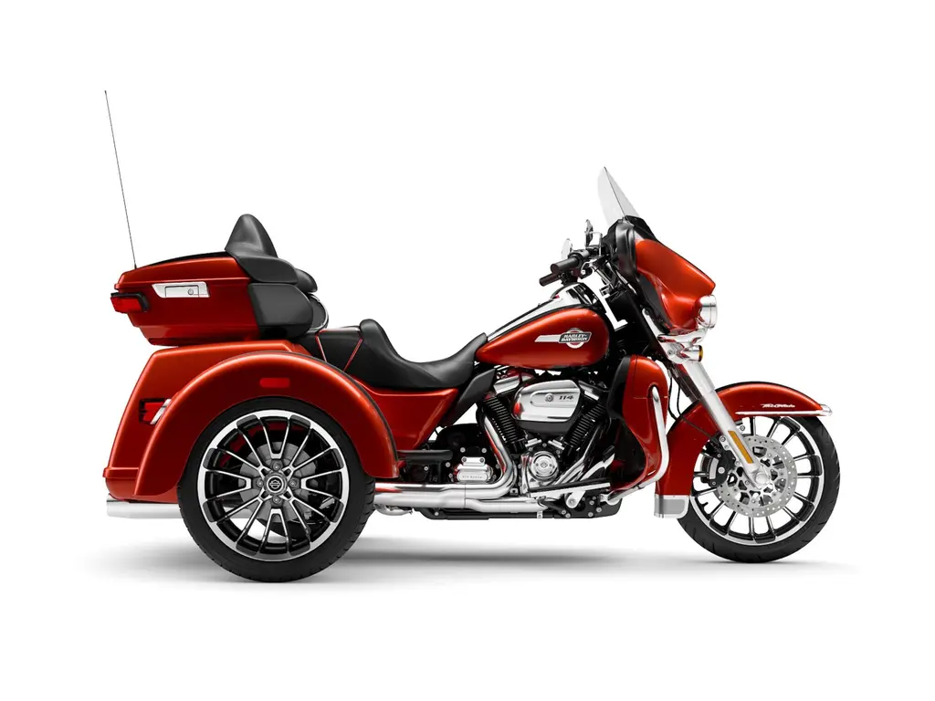 2025 HarleyDavidson Tri Glide® Ultra Whiskey Fire/Vivid Black (Chrome