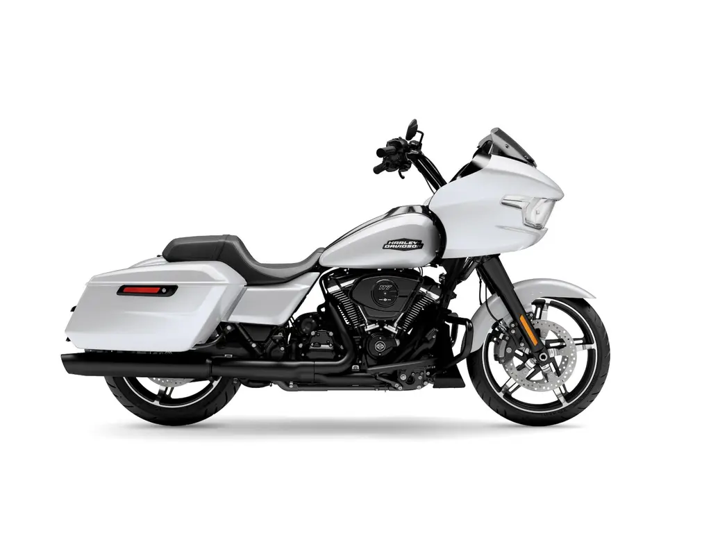 2025 Harley-Davidson Road Glide® White Onyx Pearl (Black Finish)