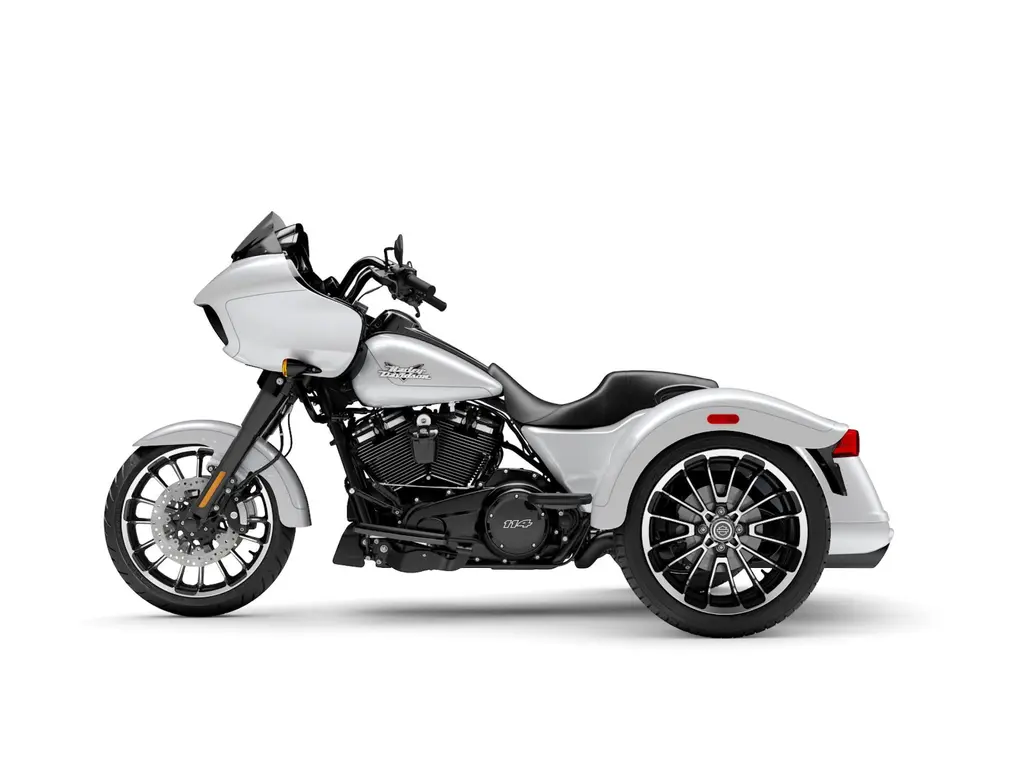 Harley-Davidson Road Glide® 3 White Onyx Pearl (Garniture en noir) 2025