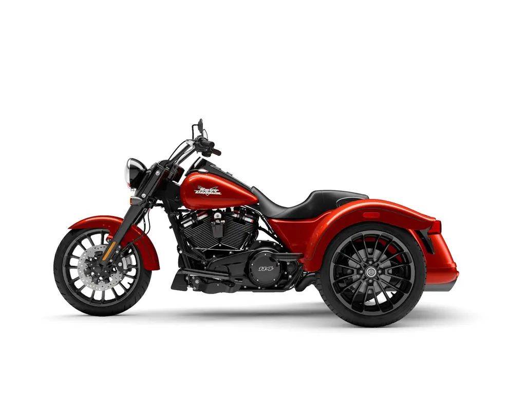 2025 Harley-Davidson Freewheeler Whiskey Fire