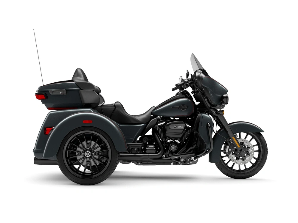 Harley-Davidson Tri Glide® Ultra Tri Glide® Ultra Iron Horse Metallic/Vivid Black (Garniture en noir) 2025 alt