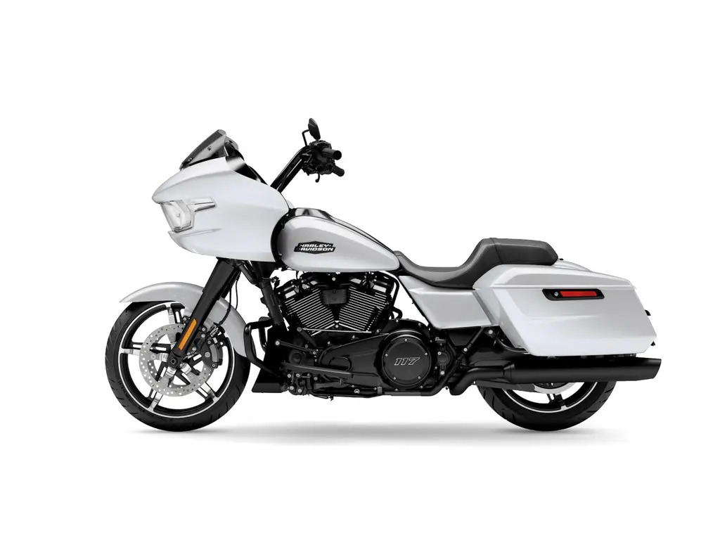 Harley-Davidson Road Glide® White Onyx Pearl (Garniture en noir) 2025