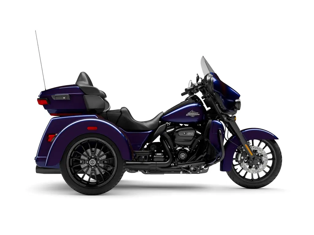 2025 Harley-Davidson Tri Glide® Ultra Mystic Shift (Black Finish)