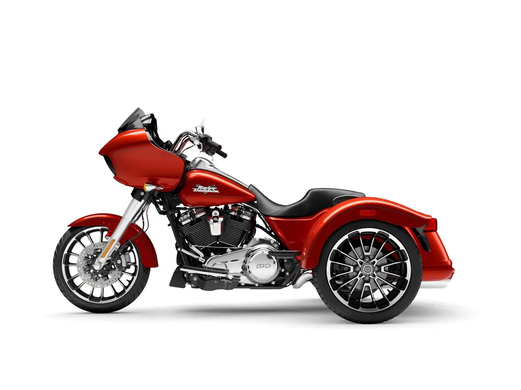 2025 Harley-Davidson Road Glide® 3 Whiskey Fire (Chrome Finish)