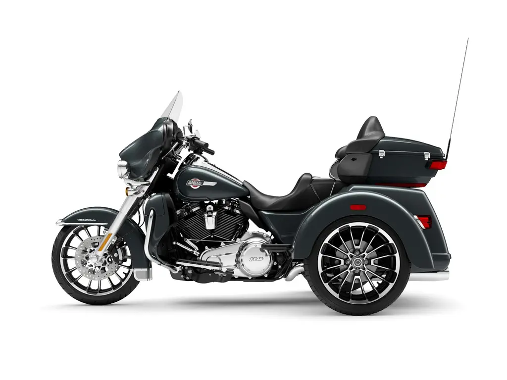 Harley-Davidson Tri Glide® Ultra Iron Horse Metallic (Garniture en chrome) 2025
