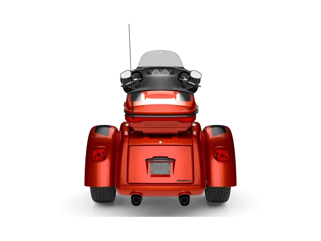 2025 Harley-Davidson Tri Glide® Ultra Whiskey Fire/Vivid Black (Black Finish)