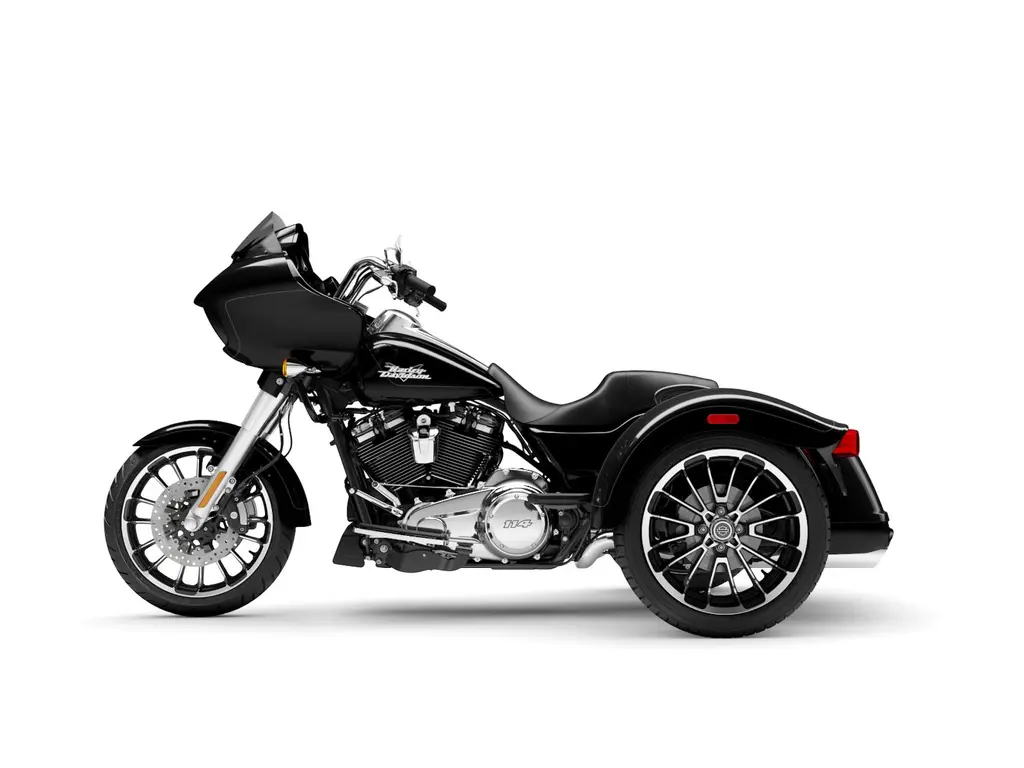 2025 Harley-Davidson Road Glide® 3 Vivid Black (Chrome Finish)