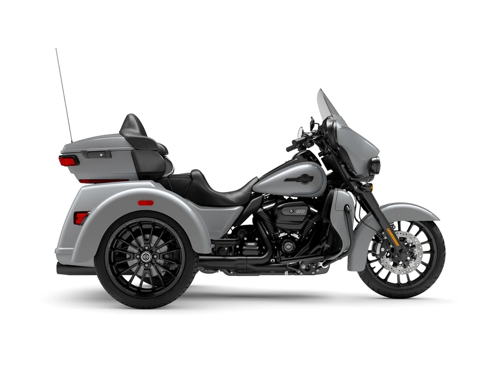 Harley-Davidson Tri Glide® Ultra Tri Glide® Ultra Atlas Silver Metallic (Garniture en noir) 2025 alt