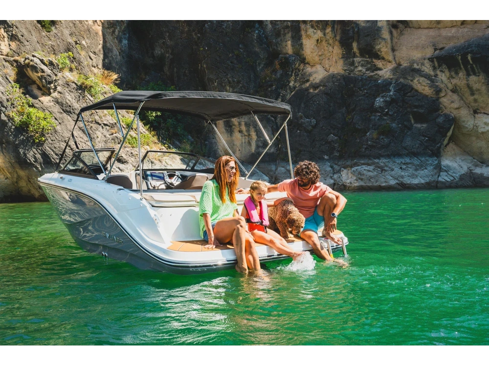 Bayliner V20i V20i Solid Blue Hull 2025 alt