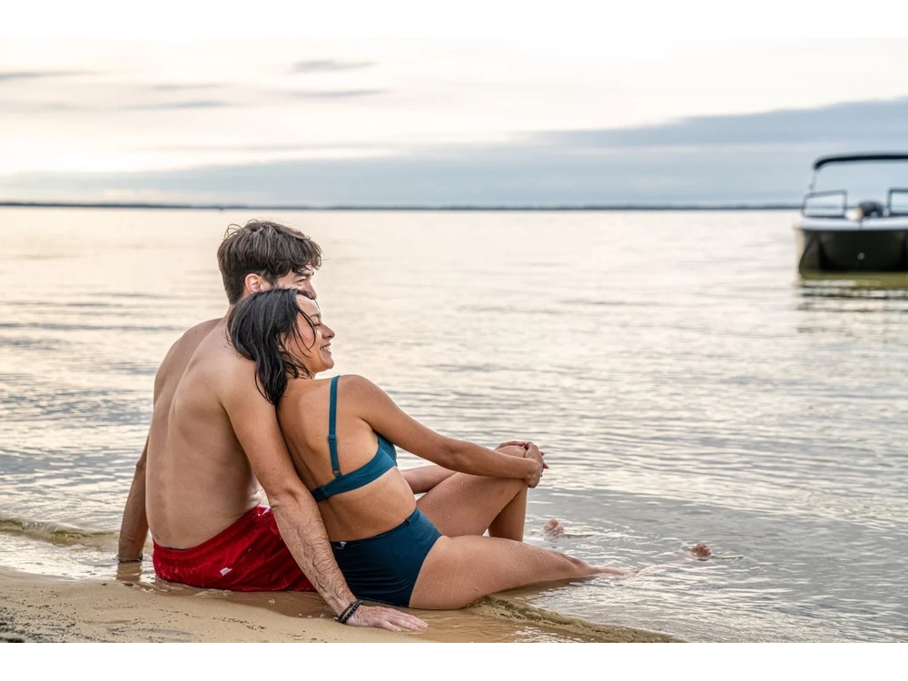 Bayliner M17 M17 Kingfisher Blue Hull 2025 alt