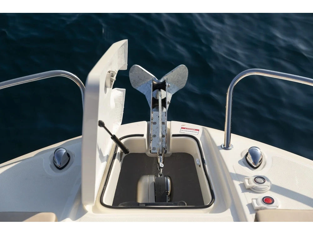 Bayliner VR6 CUDDY VR6 CUDDY Blue Hull Sides (White Bottom) 2025 alt