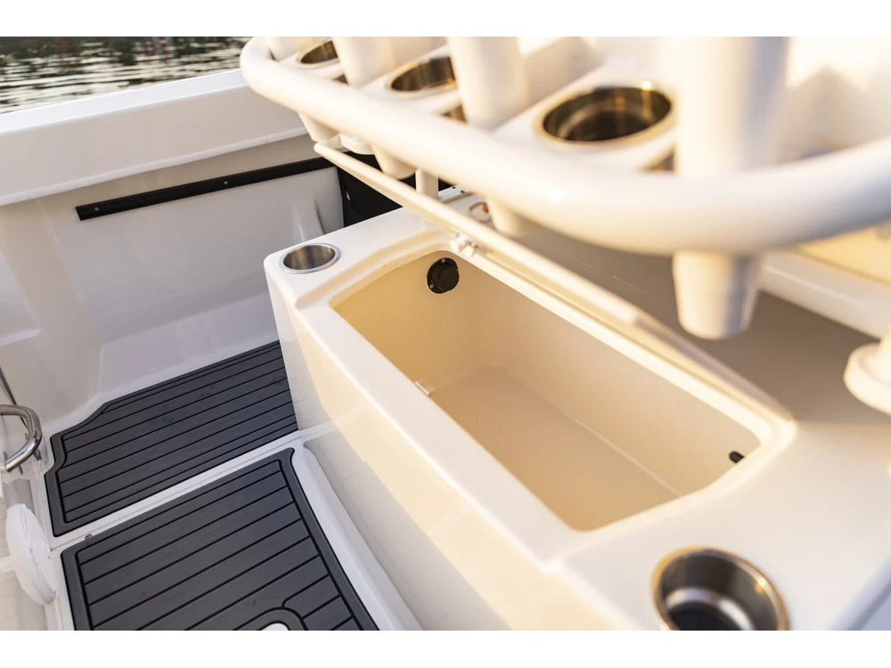 Bayliner T22CC T22CC Blue Hull Sides (White Bottom) 2025 alt