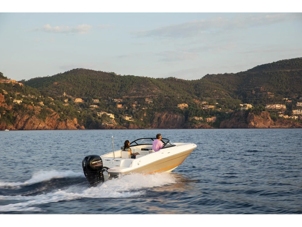 2025 Bayliner VR4 OUTBOARD VR4 OUTBOARD Blue Hull Sides (White Bottom) alt