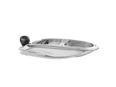 Bayliner M17 Solid White Hull 2025