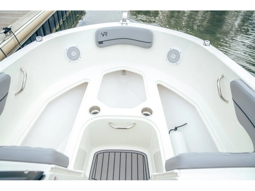 2025 Bayliner VR4 VR4 Blue Hull Sides (White Bottom) alt