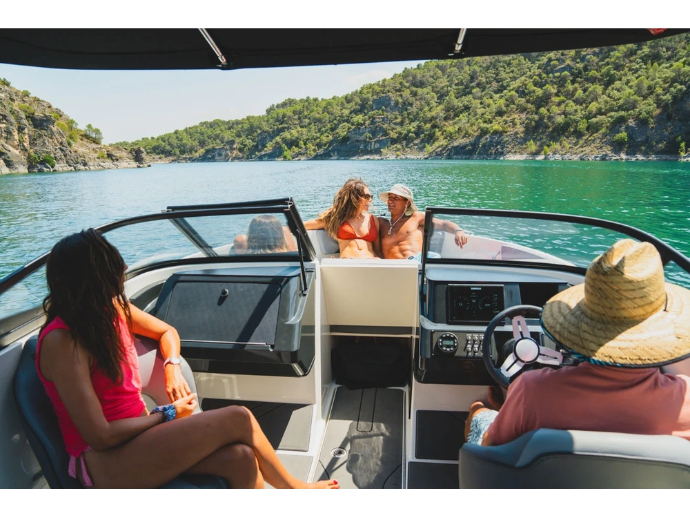 Bayliner V20 V20 Solid Blue Hull 2025 alt