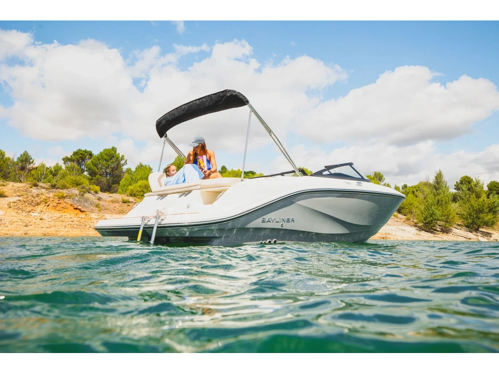 Bayliner V20i V20i Solid Blue Hull 2025 alt