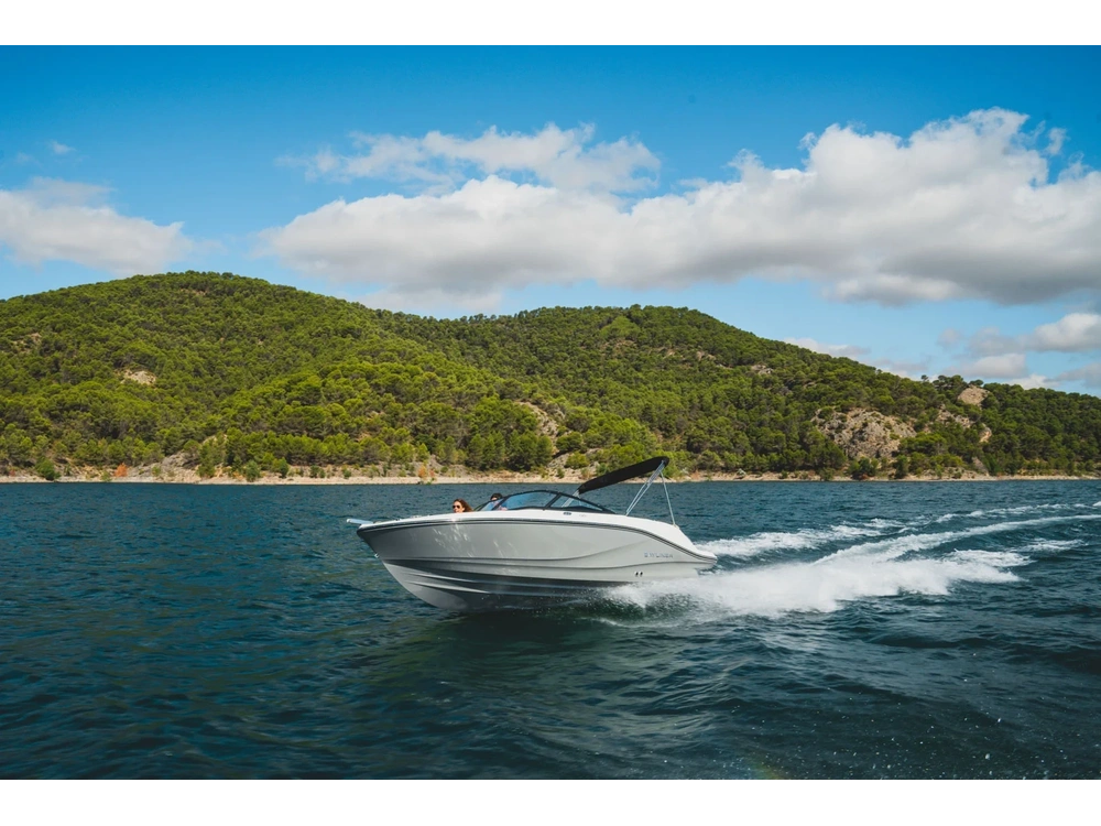 2025 Bayliner V20i V20i Solid Blue Hull alt