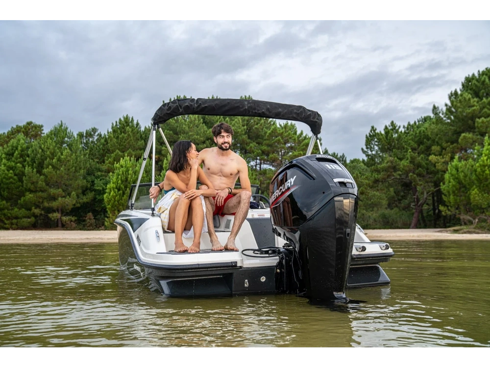 Bayliner M17 M17 Kingfisher Blue Hull 2025 alt