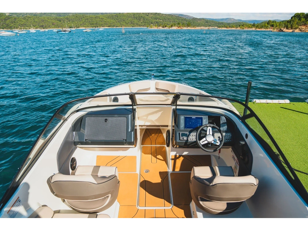 2025 Bayliner V20 V20 Solid Blue Hull alt