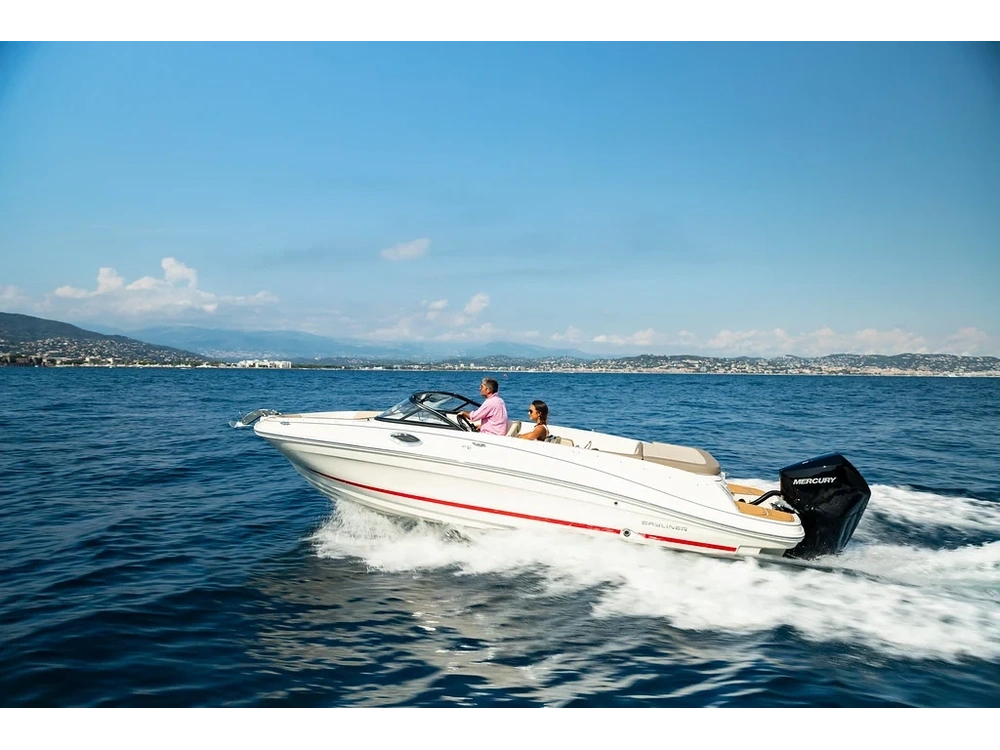 2025 Bayliner VR6 VR6 Blue Hull Sides (White Bottom) alt