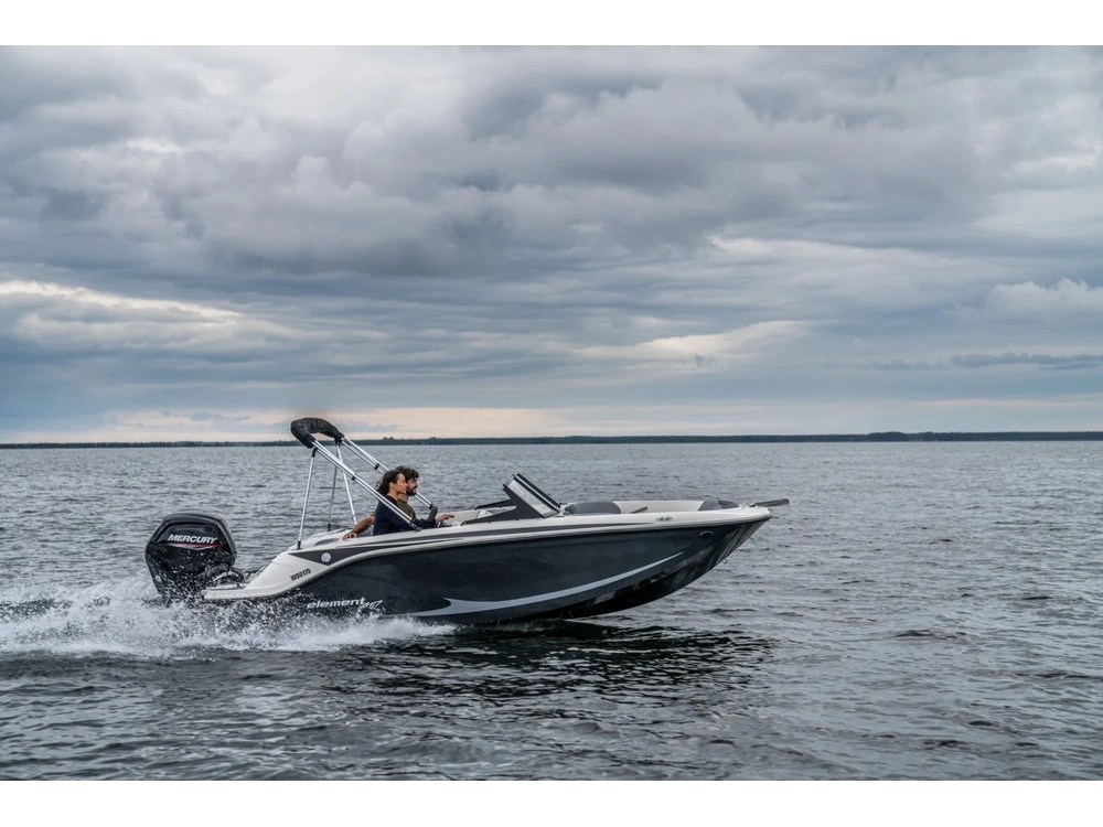 Bayliner M17 M17 Kingfisher Blue Hull 2025 alt