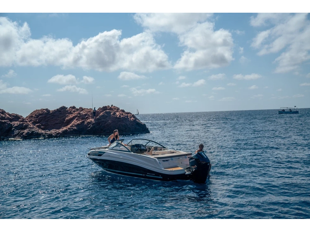 2025 Bayliner VR6 CUDDY OUTBOARD VR6 CUDDY OUTBOARD Blue Hull Sides (White Bottom) alt