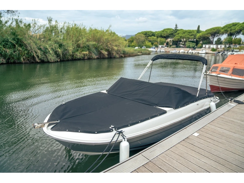 2025 Bayliner VR4 VR4 Blue Hull Sides (White Bottom) alt