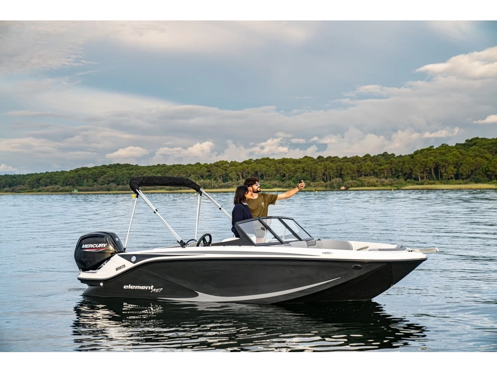 Bayliner M17 M17 Kingfisher Blue Hull 2025 alt