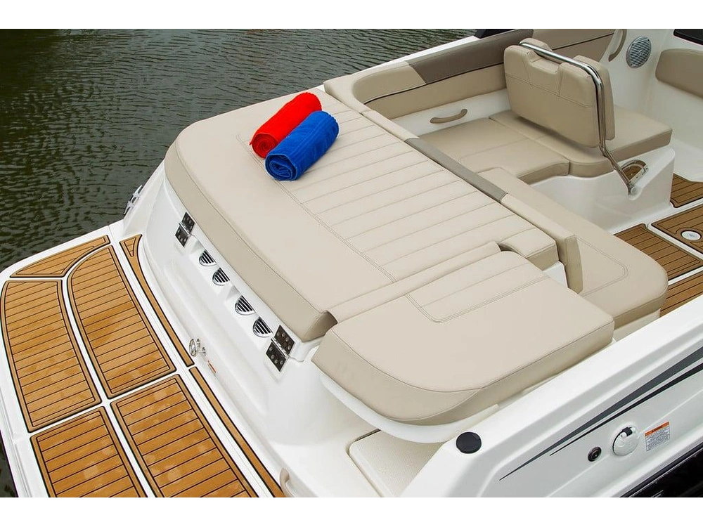 Bayliner VR6 VR6 Blue Hull Sides (White Bottom) 2025 alt