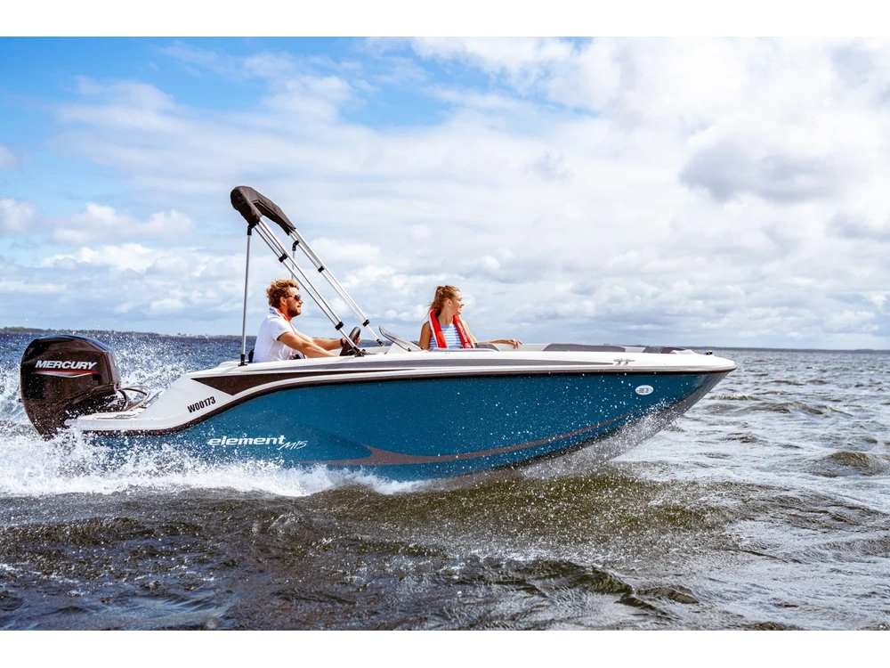 2025 Bayliner M15 M15 Kingfisher Blue Hull alt