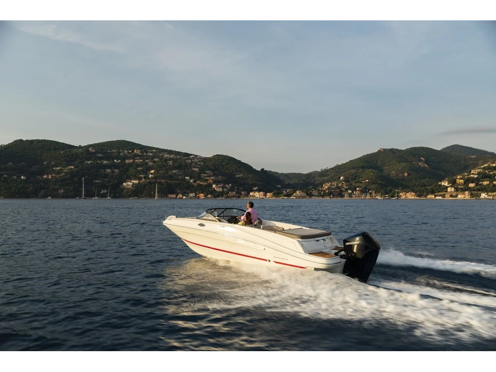 Bayliner VR6 OUTBOARD VR6 OUTBOARD Blue Hull Sides (White Bottom) 2025 alt