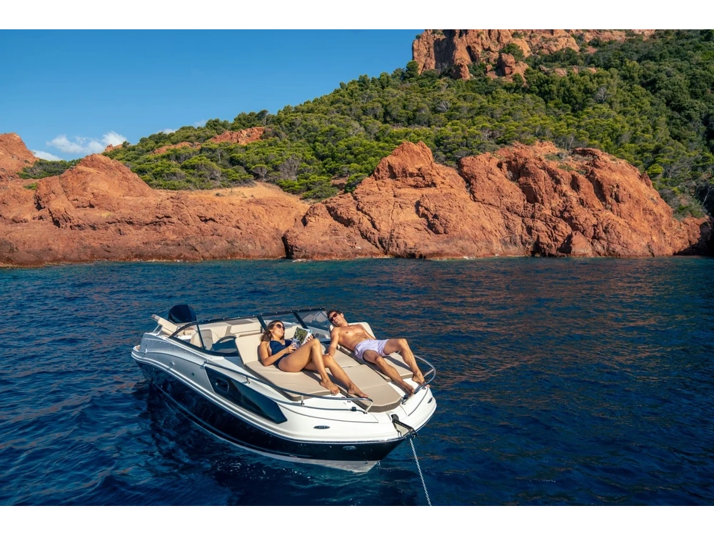 2025 Bayliner VR6 CUDDY OUTBOARD VR6 CUDDY OUTBOARD Blue Hull Sides (White Bottom) alt