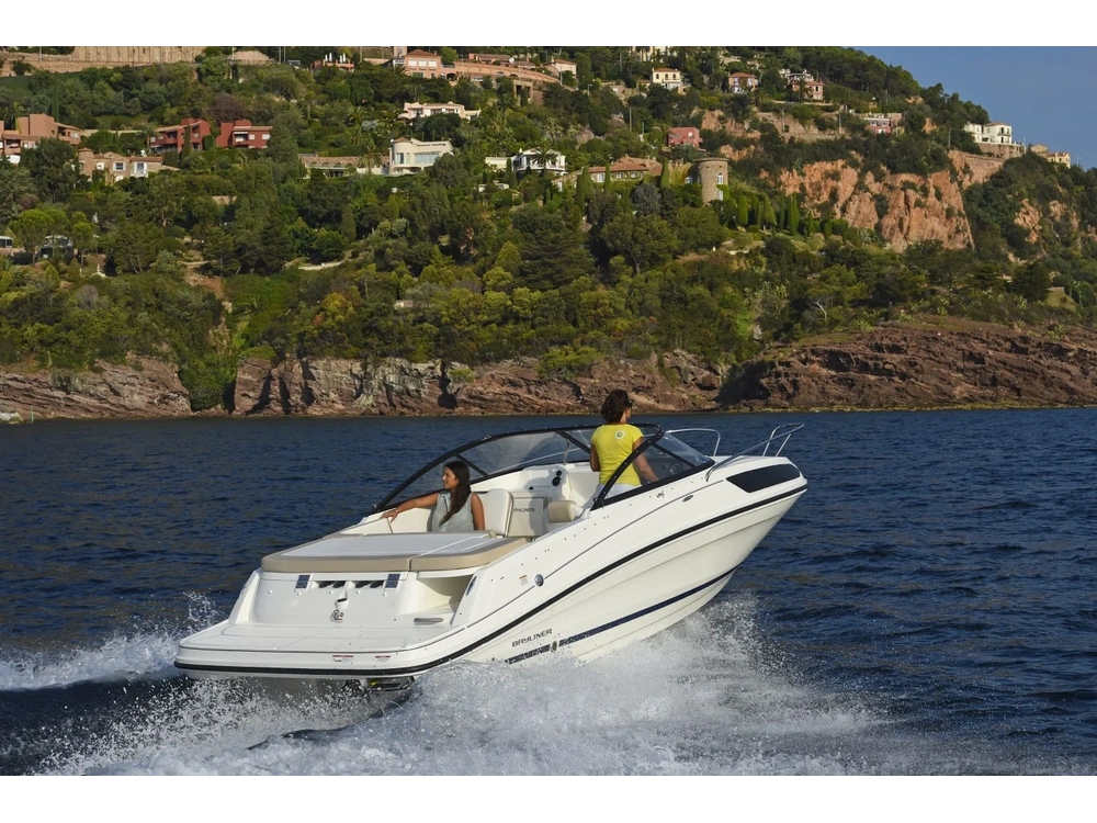 Bayliner VR5 CUDDY VR5 CUDDY Blue Hull Sides (White Bottom) 2025 alt