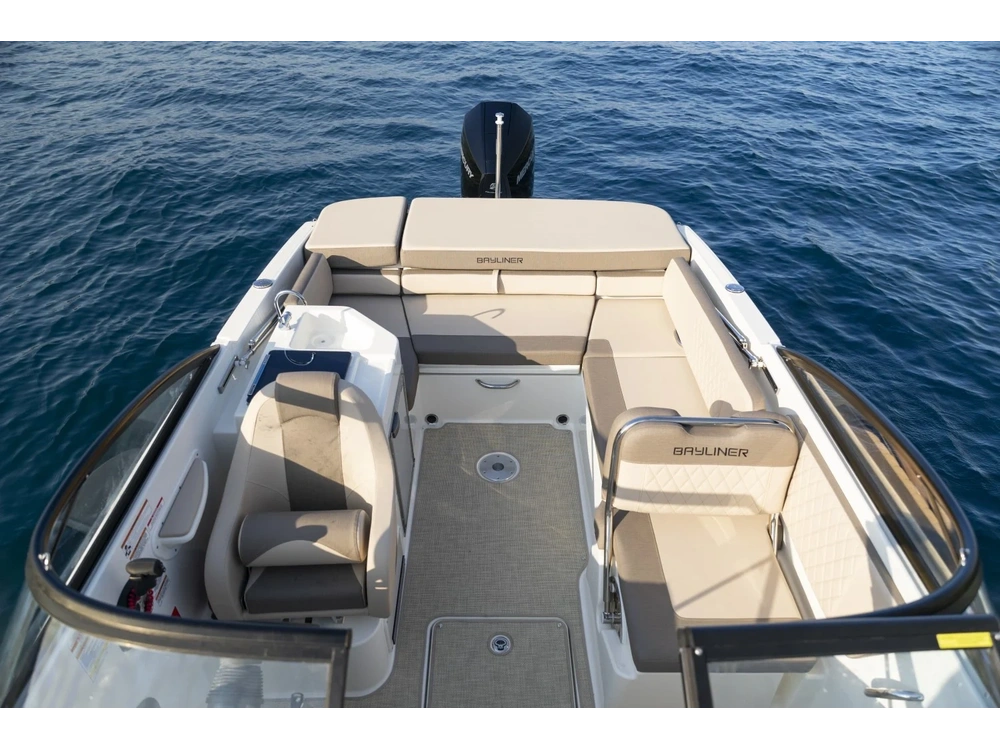 2025 Bayliner VR6 CUDDY VR6 CUDDY Blue Hull Sides (White Bottom) alt