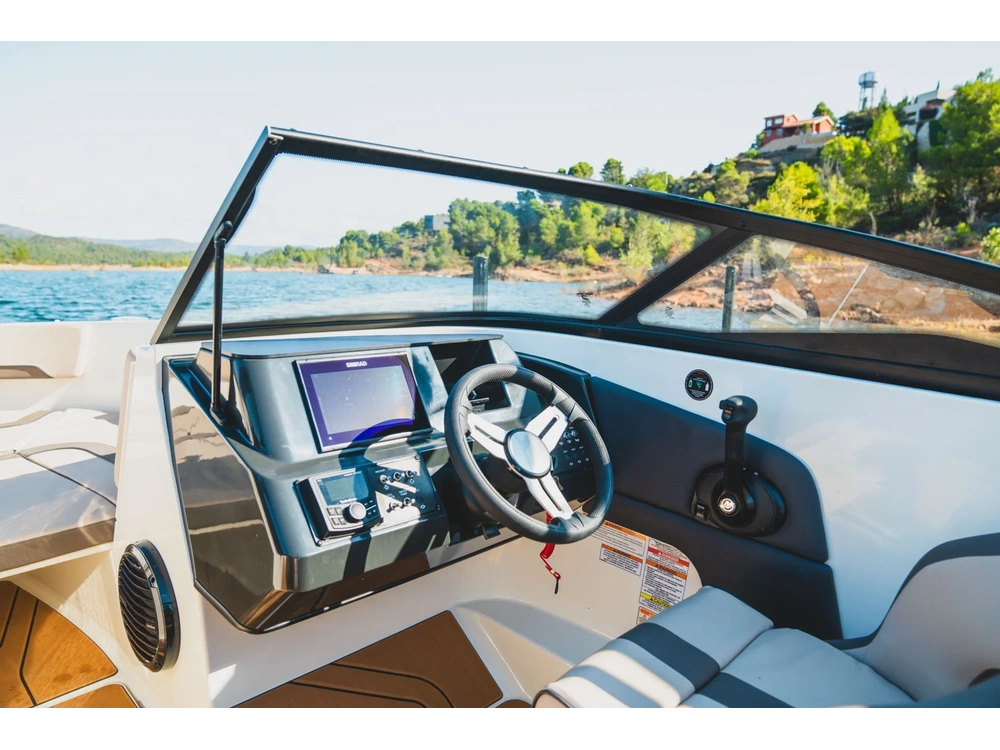 Bayliner V20 V20 Solid Blue Hull 2025 alt