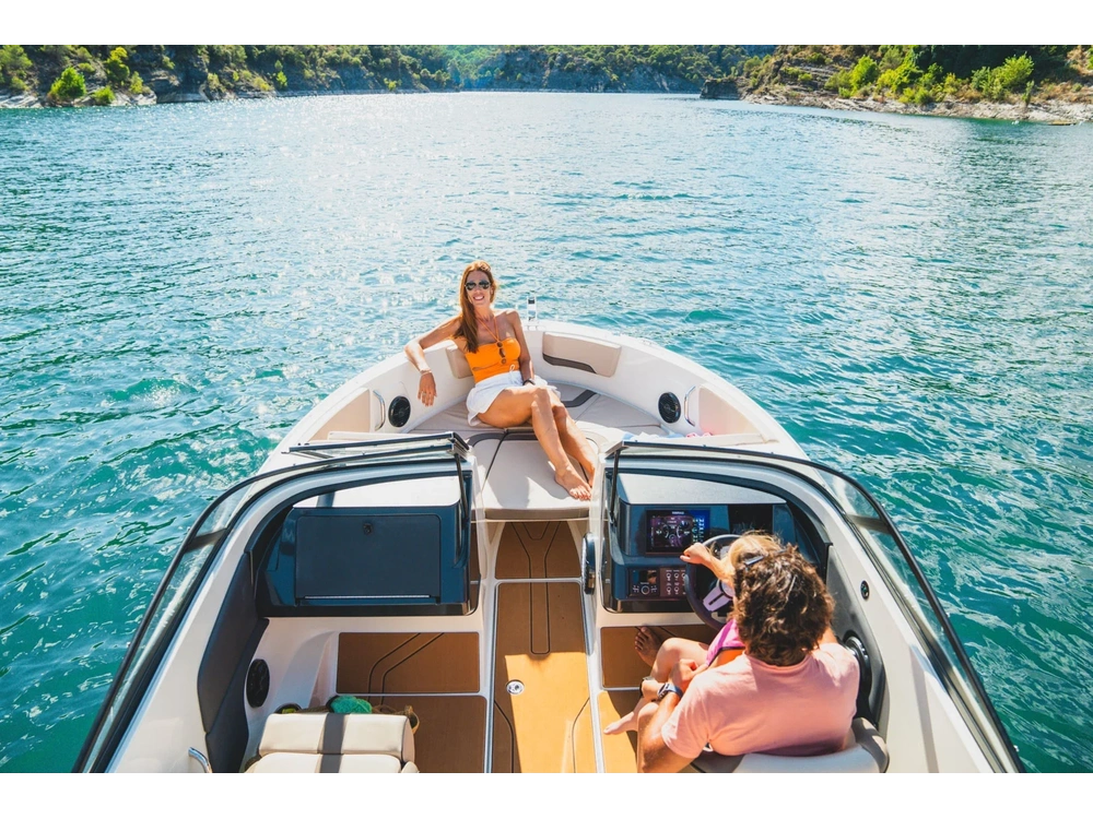 2025 Bayliner V20i V20i Solid Blue Hull alt